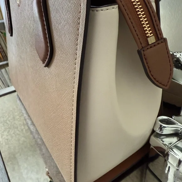 BRAND NEW Michael Kors Marilyn Satchel Bag. 🤎👜 Beautiful!! - Picture 4 of 16